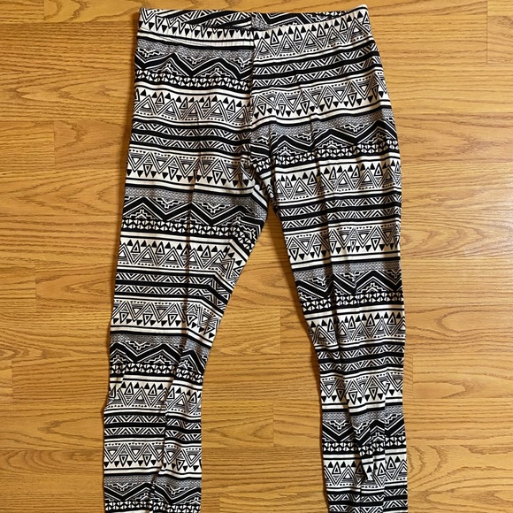 Soft, Print Leggings - Picture 1 of 3